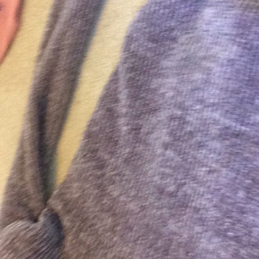 sweater - Picture 3 of 3